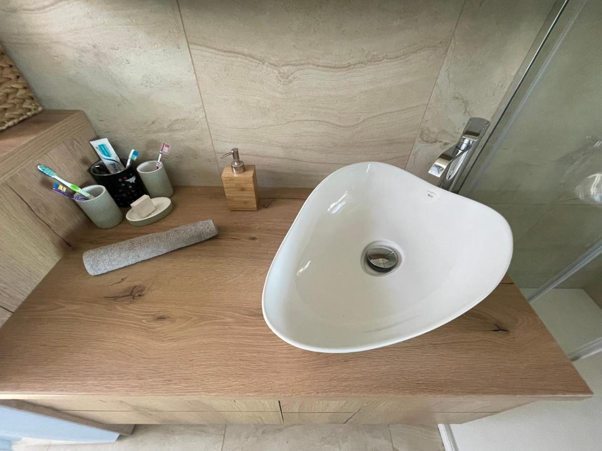 Fenyves Beach Apartman Delux بالاتونفينيفيس المظهر الخارجي الصورة